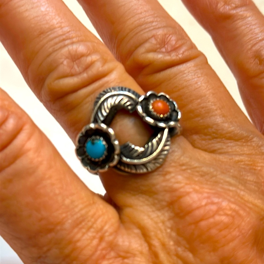 RARE Circle Leafs Vintage Native American Navajo Turquoise Coral Sterling Silver